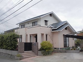 大分市の大南地区で戸建て住宅の屋根と外壁の塗装工事を行いました。