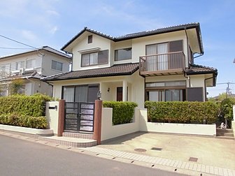 大分市西部地区で戸建て住宅の屋根外壁の塗装工事を行いました。