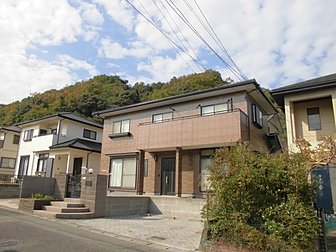 大分市で戸建て住宅の屋根と外壁の塗装工事を行いました。