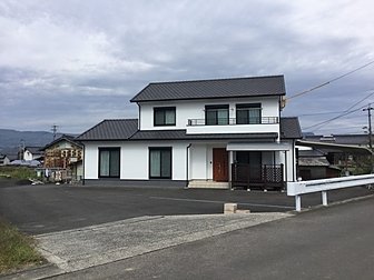 玖珠町で住宅の外壁及び付帯部の全面塗装工事を行いました。