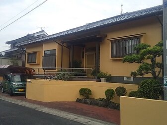 由布市で戸建て住宅の外壁塗装工事を行いました。