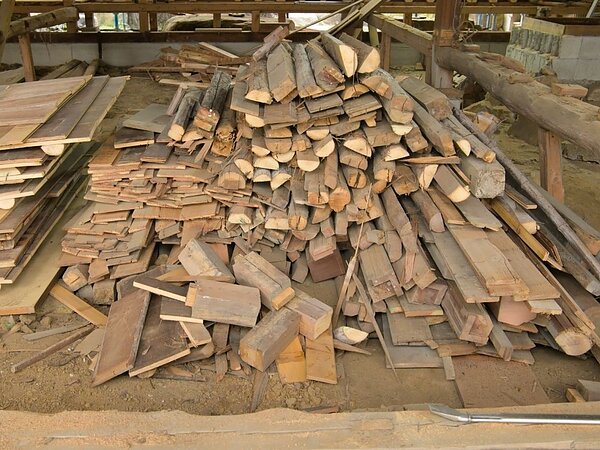 木材リフォームで選ぶなら？外壁に最適な3種とDIY施工の極意の画像